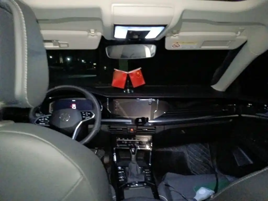 Volkswagen Passat — фото 14