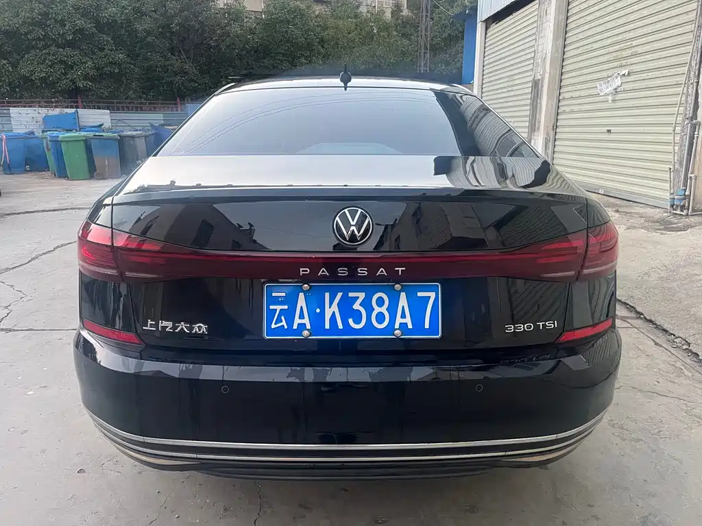 Volkswagen Passat — фото 11