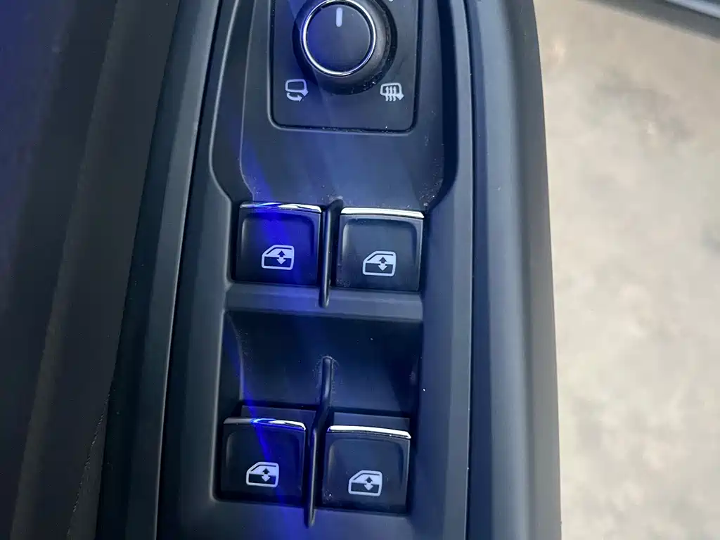 Volkswagen Passat — фото 14