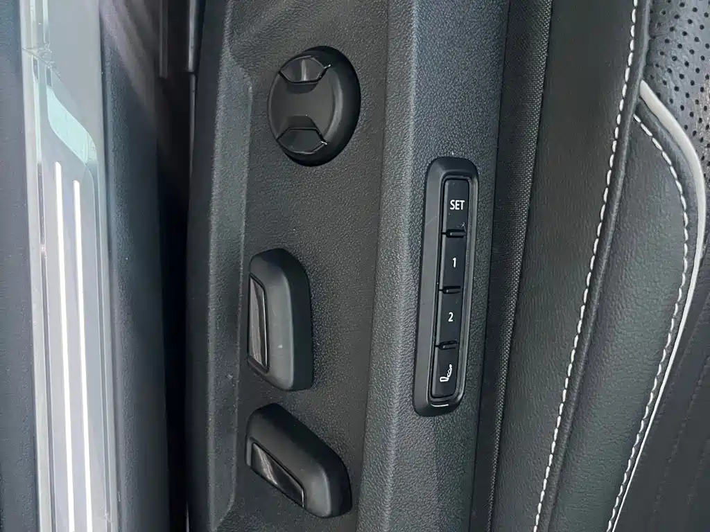 Volkswagen Passat — фото 15