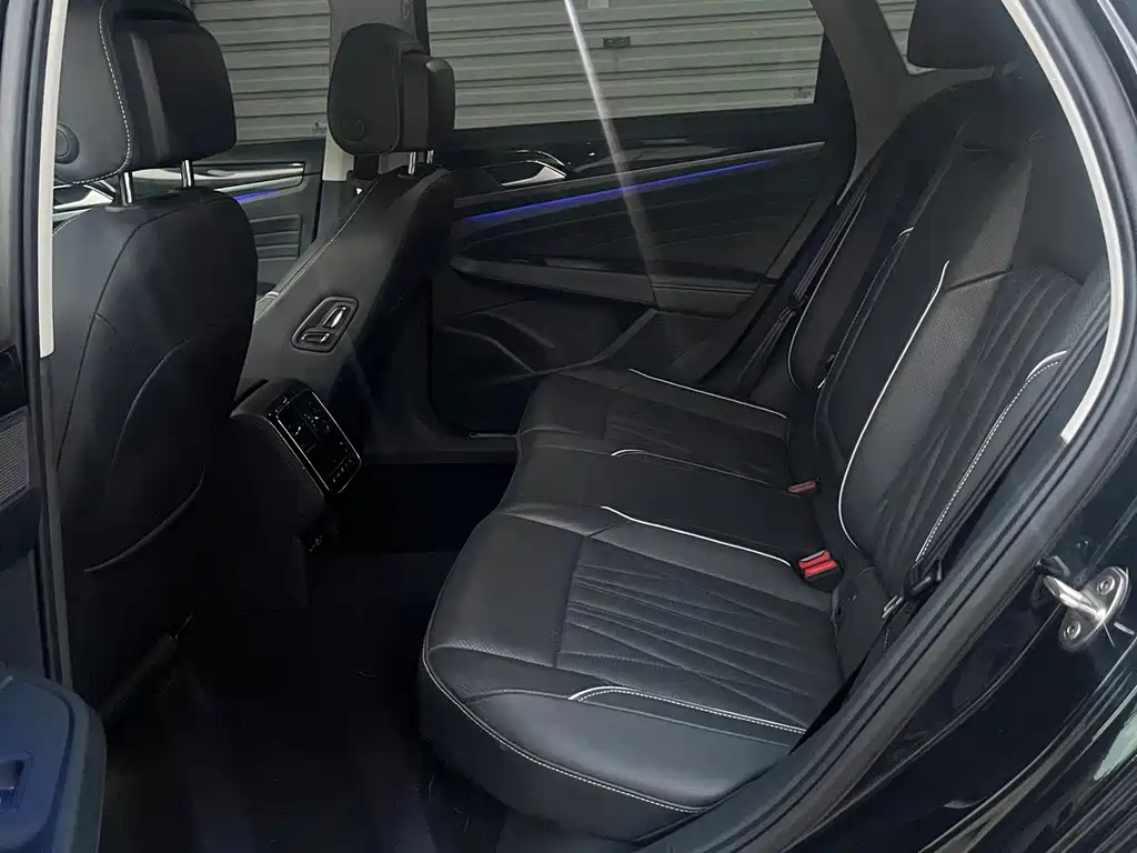 Volkswagen Passat — фото 5