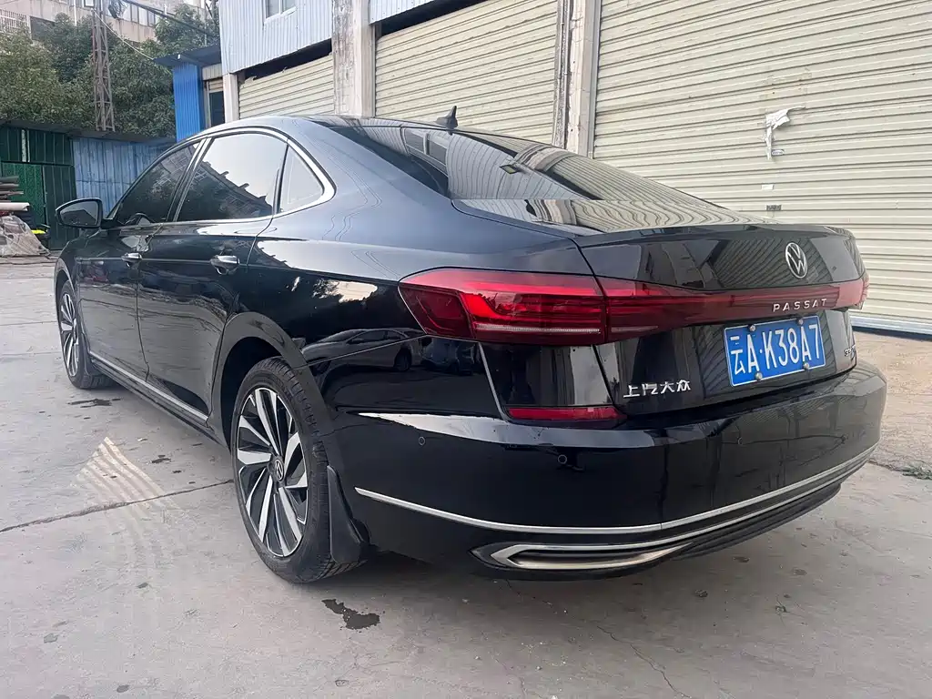 Volkswagen Passat — фото 10