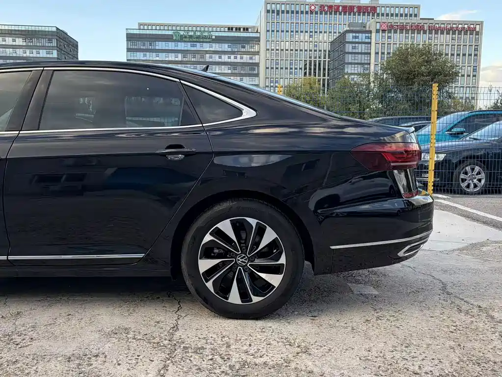 Volkswagen Passat — фото 5