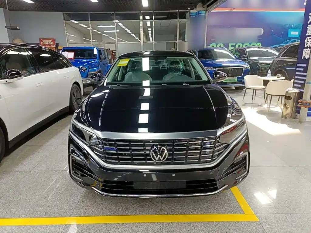Volkswagen Passat PHEV — фото 3