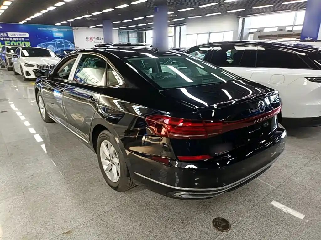 Volkswagen Passat PHEV — фото 5