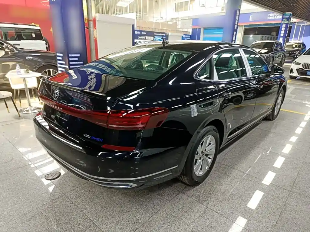 Volkswagen Passat PHEV — фото 7
