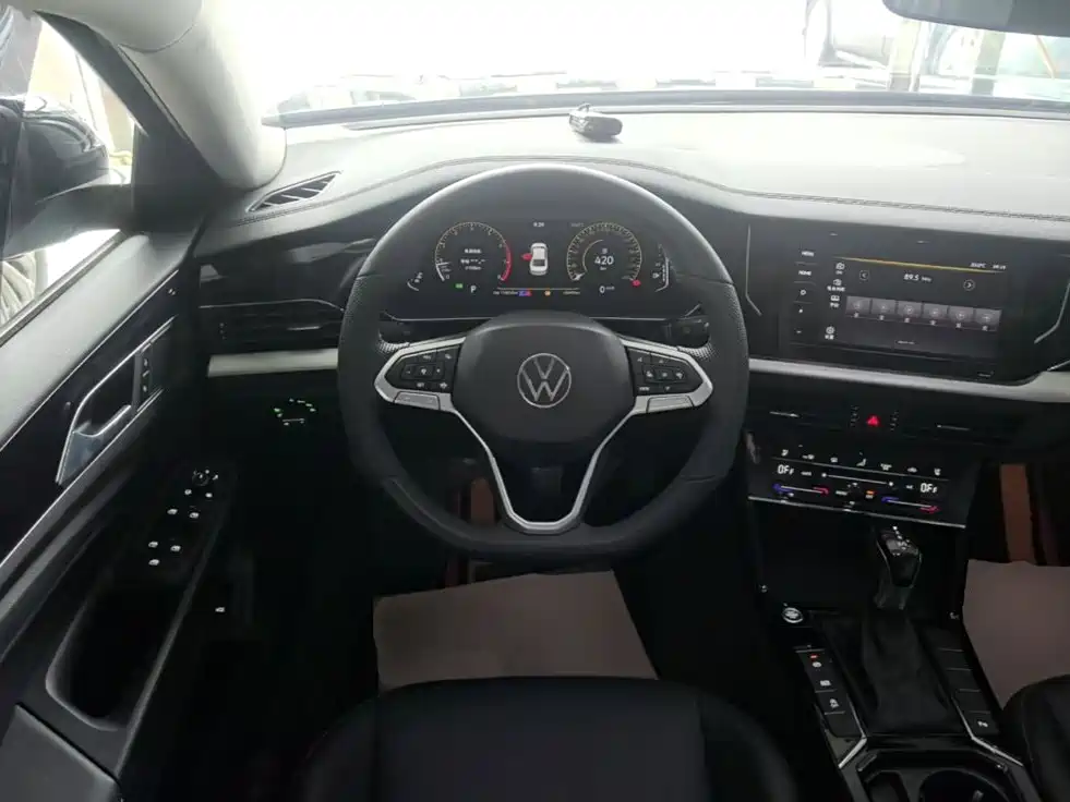 Volkswagen Passat — фото 11