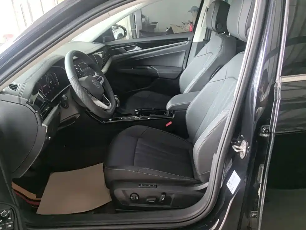 Volkswagen Passat — фото 15