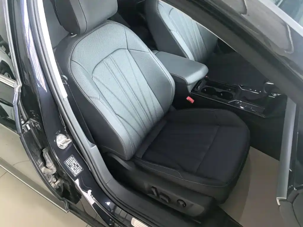Volkswagen Passat — фото 25