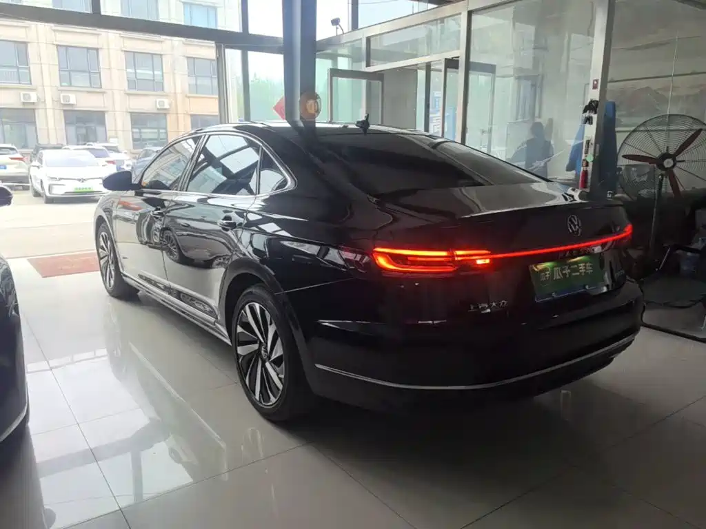 Volkswagen Passat — фото 5