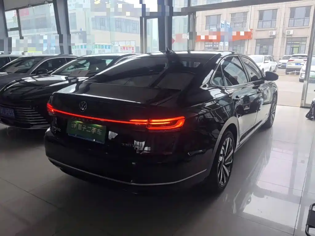 Volkswagen Passat — фото 7