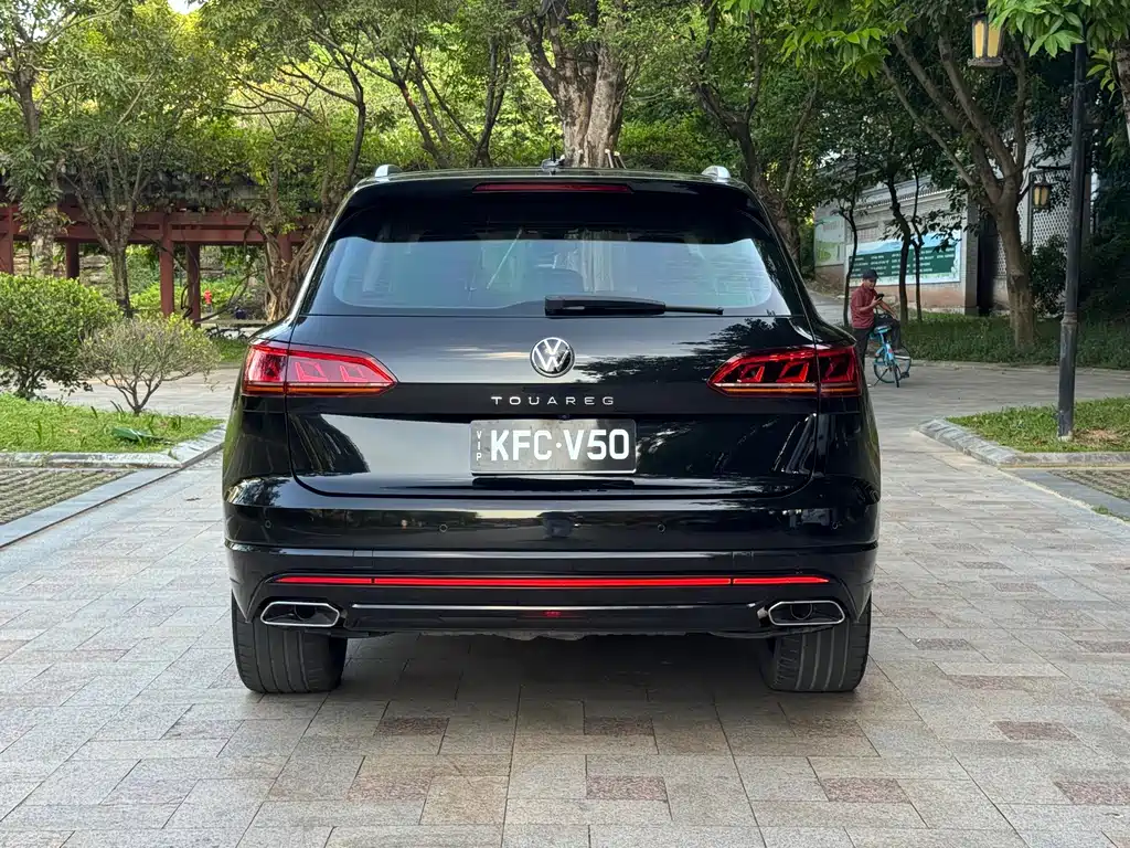 Volkswagen Touareg — фото 6