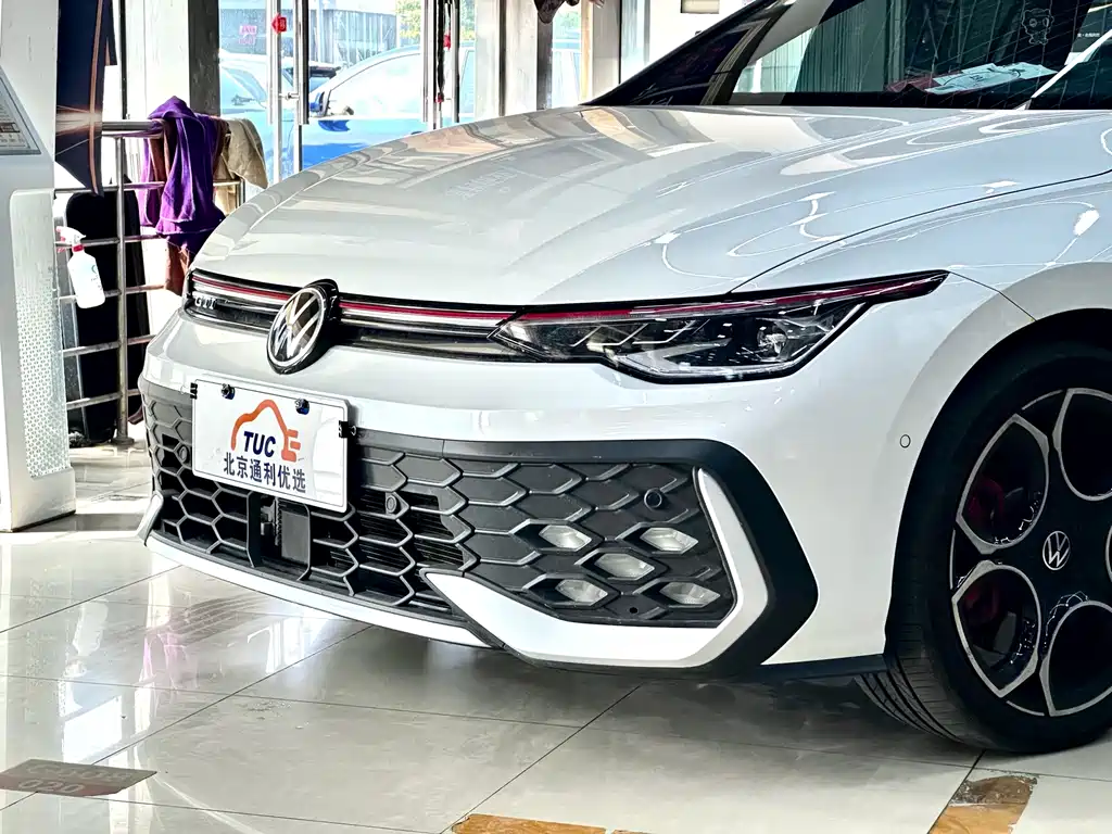 Volkswagen Golf GTI — фото 3