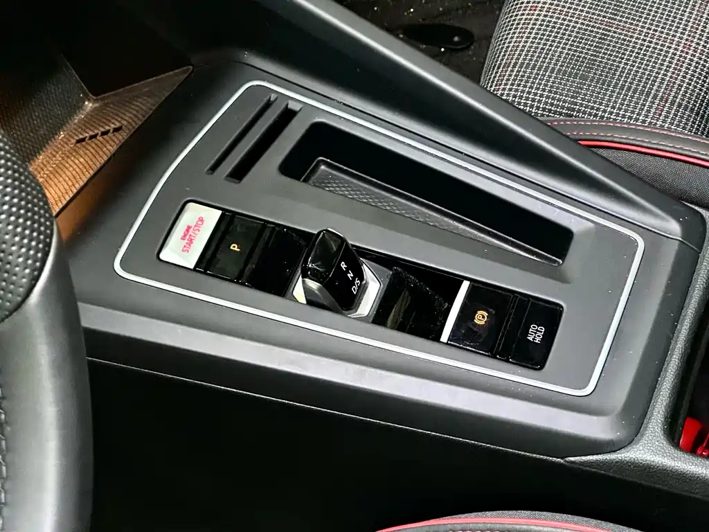 Volkswagen Golf GTI — фото 9