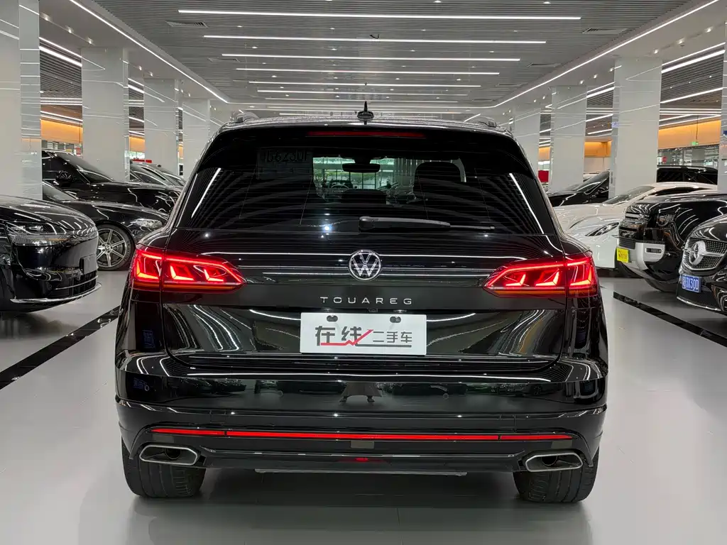 Volkswagen Touareg — фото 14