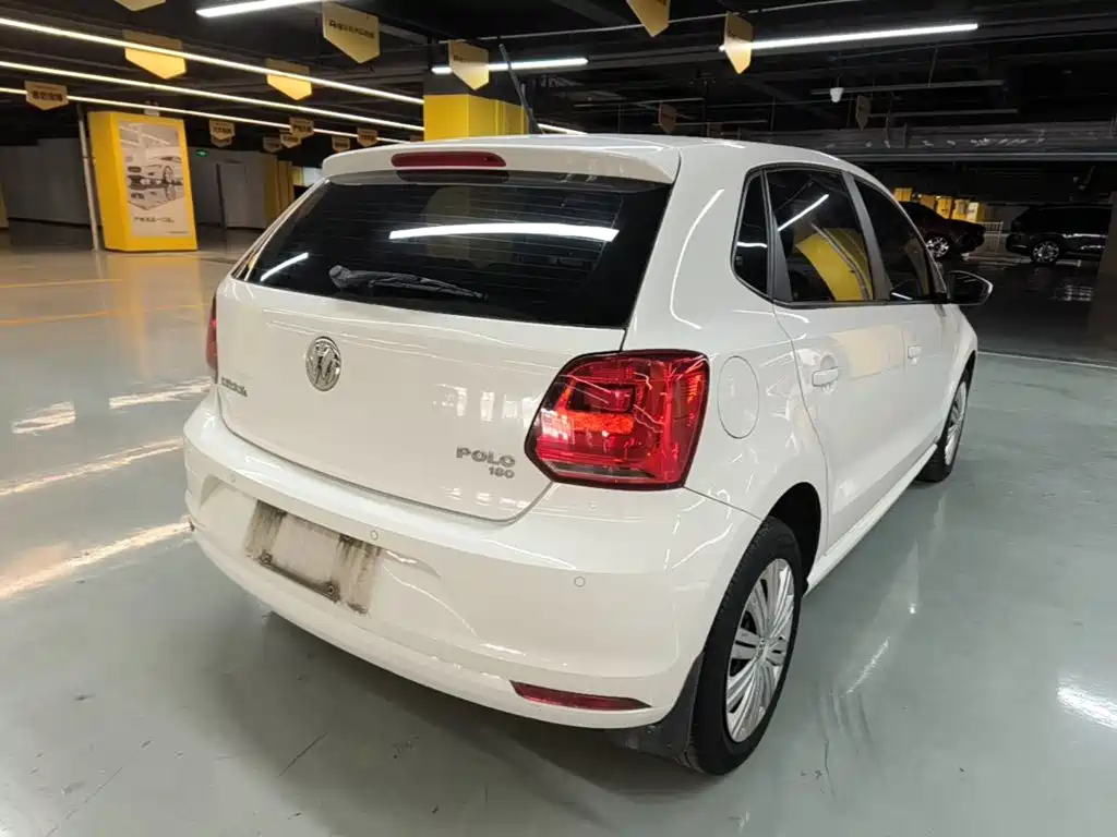 Volkswagen Polo — фото 7