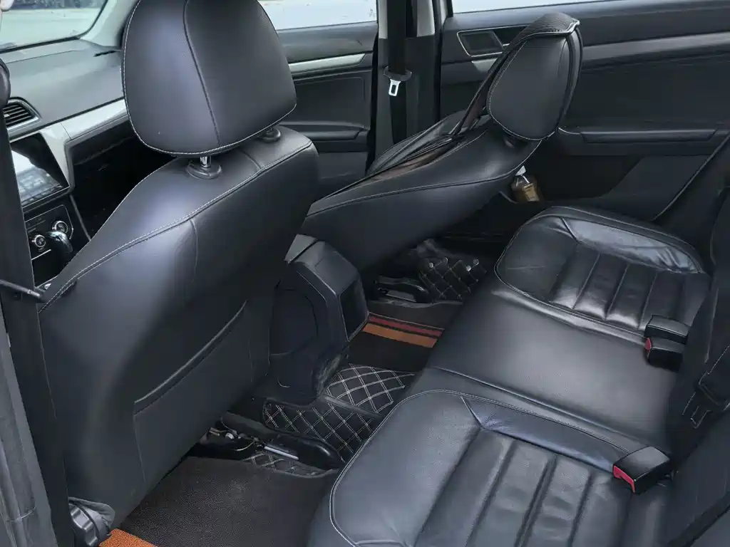 Volkswagen Lavida — фото 8