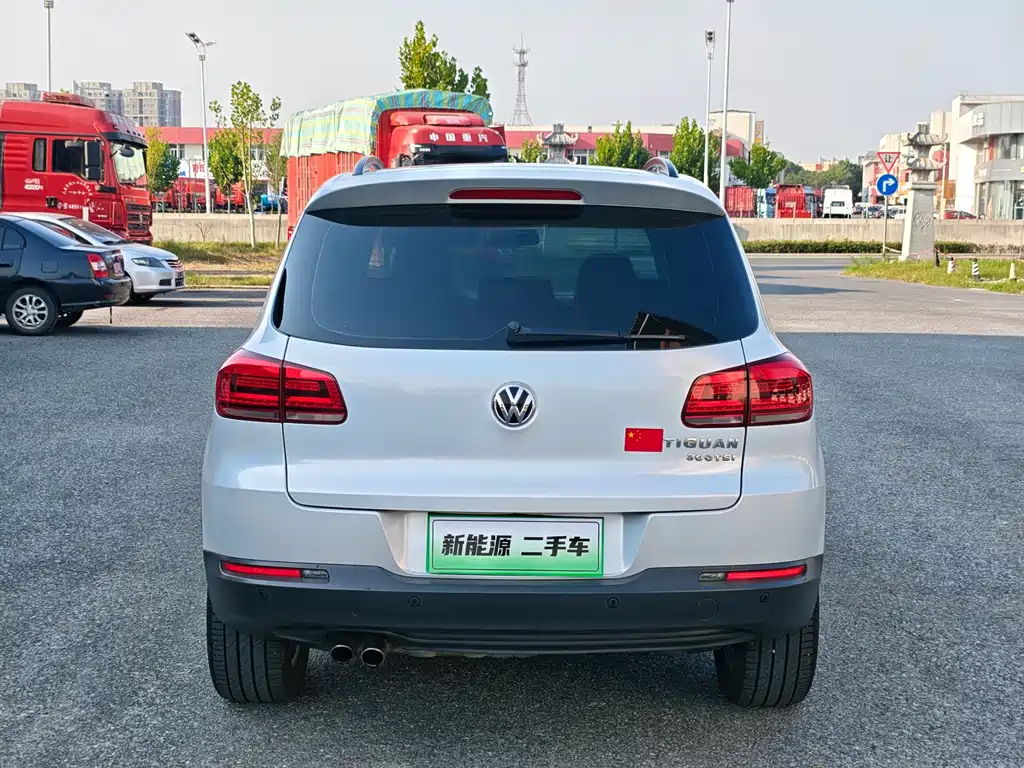 Volkswagen Tiguan — фото 5