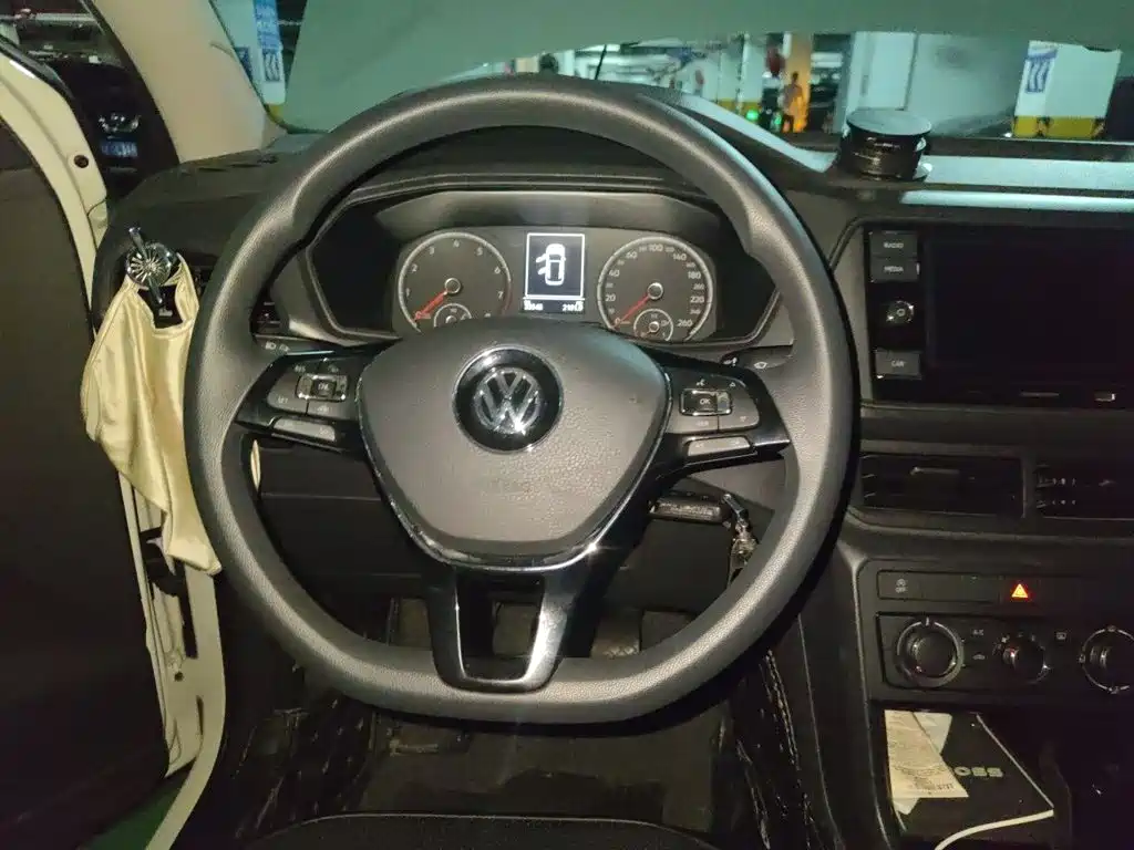 Volkswagen T-Cross — фото 3
