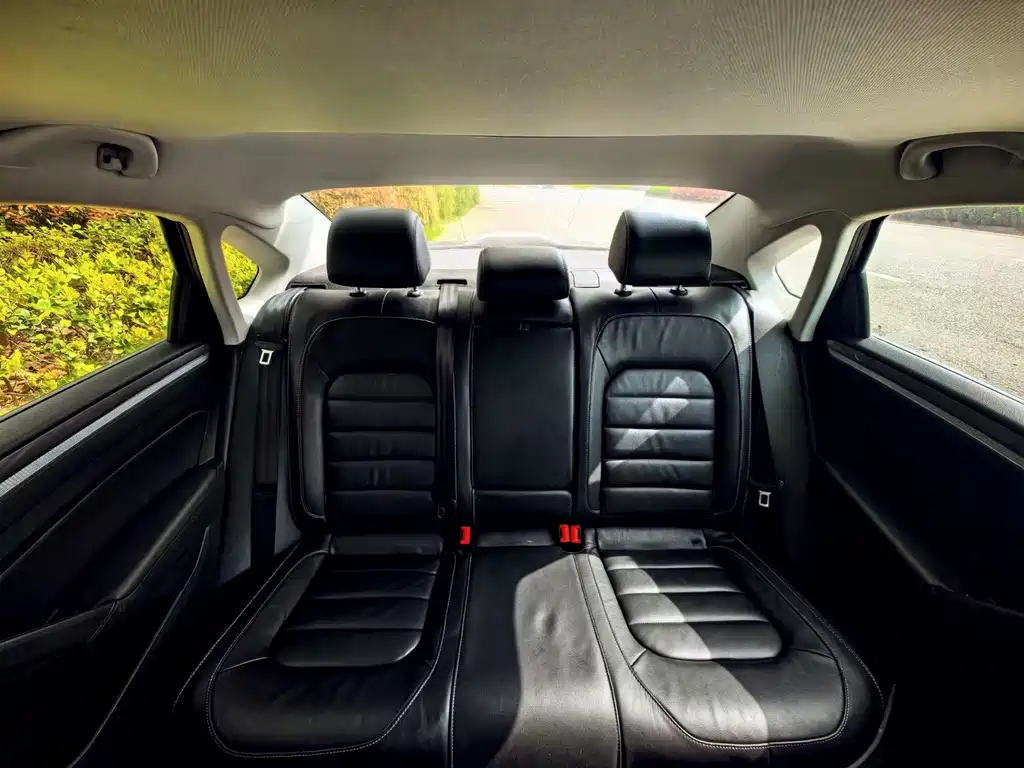 Volkswagen Passat — фото 12