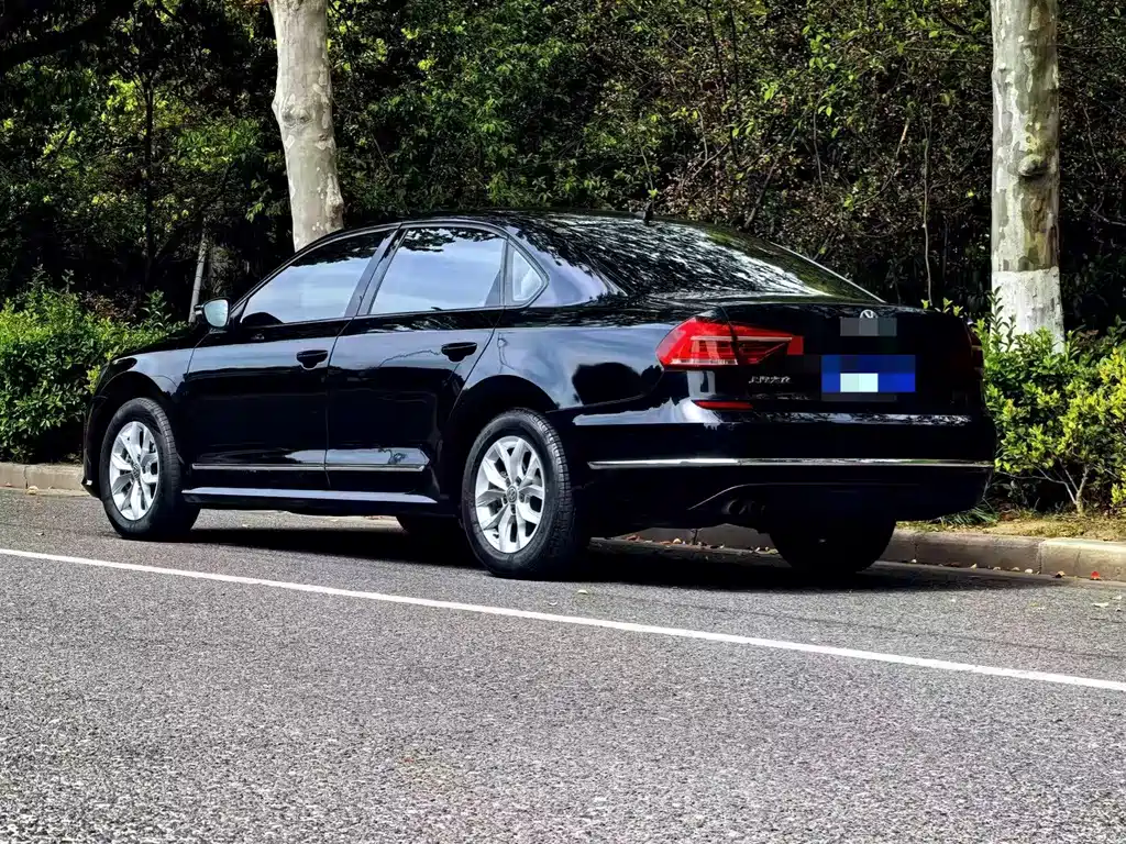 Volkswagen Passat — фото 4