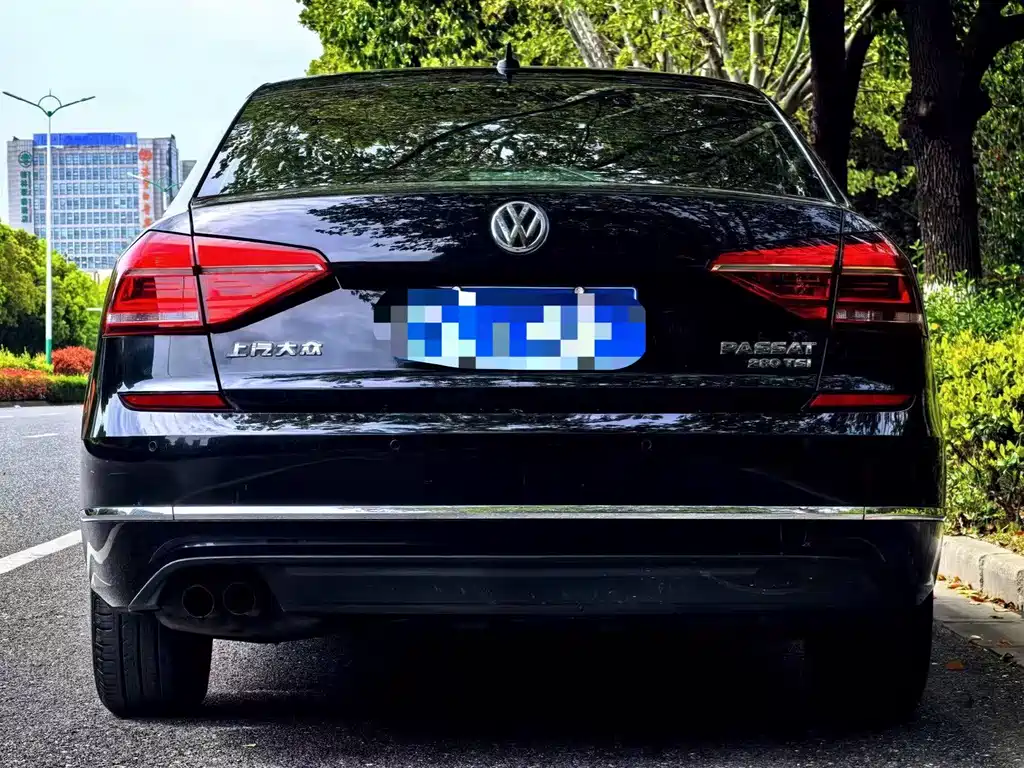 Volkswagen Passat — фото 5