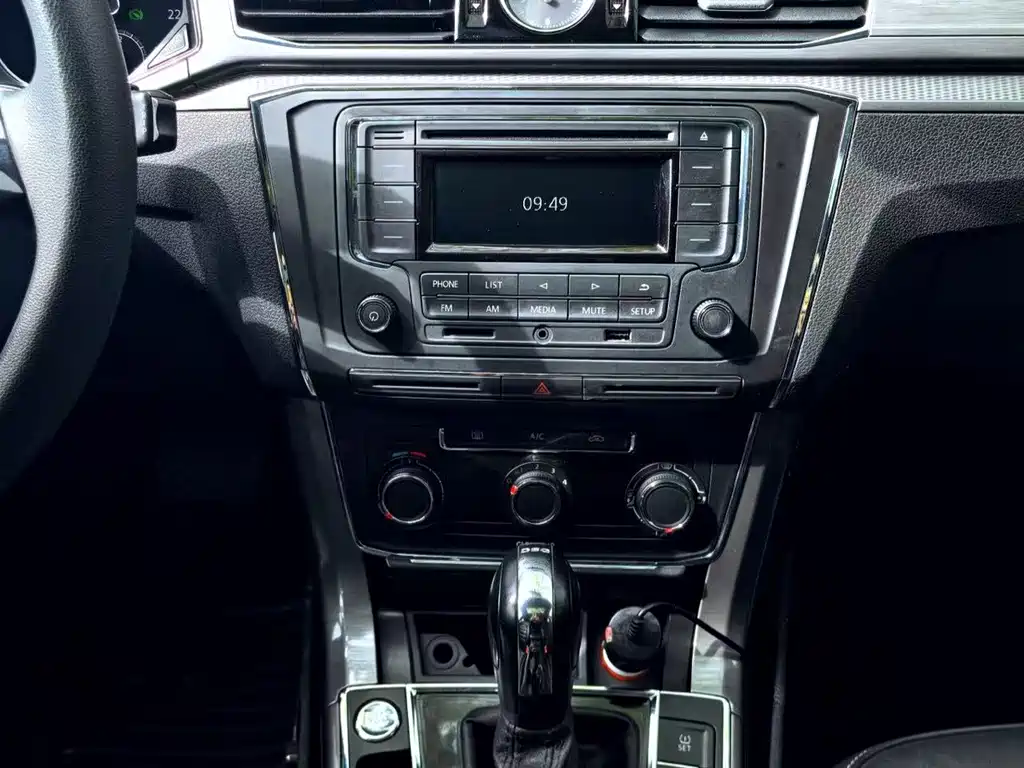 Volkswagen Passat — фото 7
