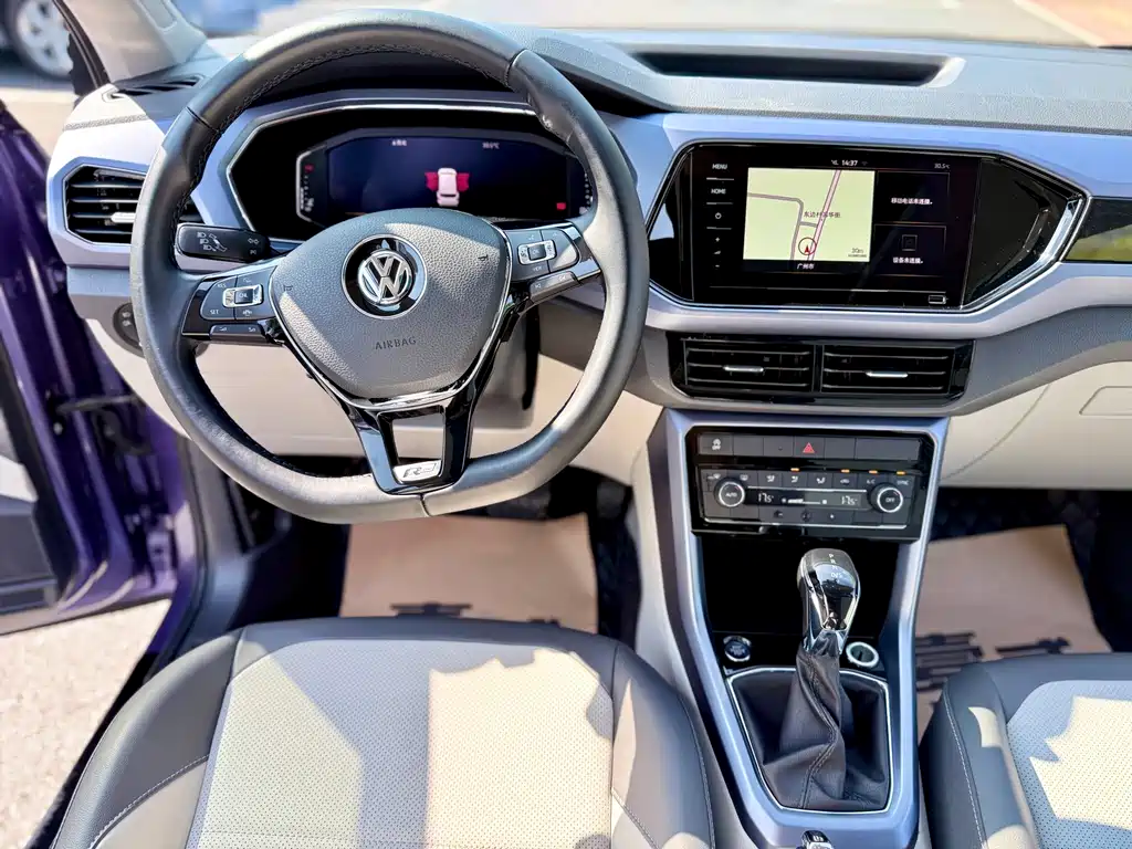 Volkswagen T-Cross — фото 11