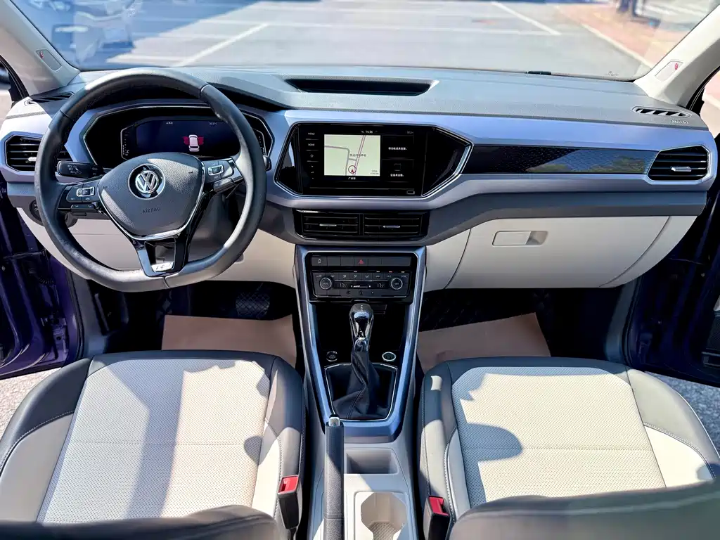 Volkswagen T-Cross — фото 10