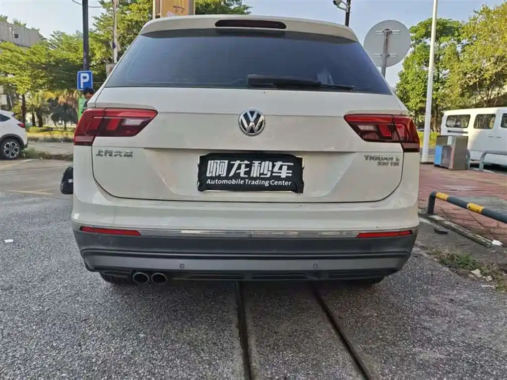 Volkswagen Tiguan L — фото 8