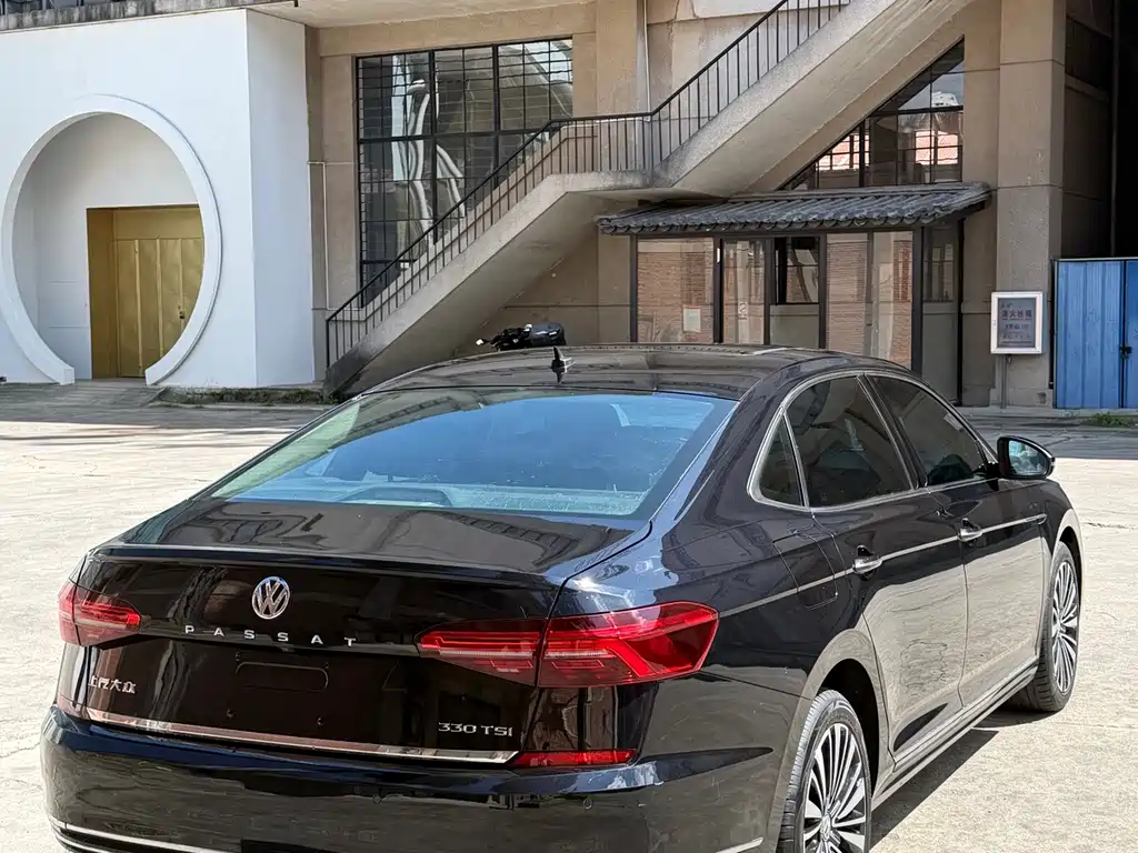 Volkswagen Passat — фото 4