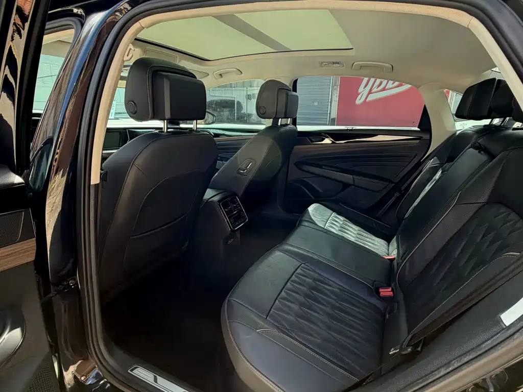 Volkswagen Passat — фото 8