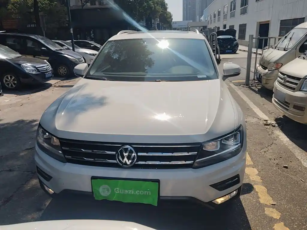 Volkswagen Tiguan L — фото 3