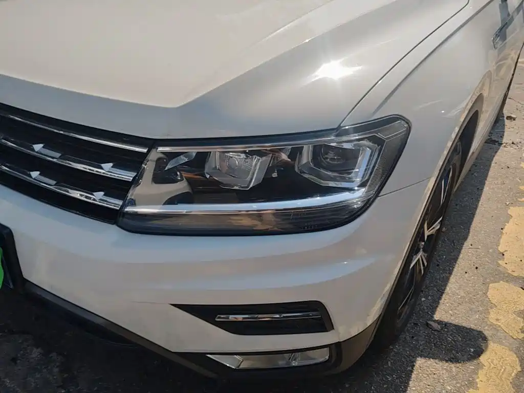 Volkswagen Tiguan L — фото 24