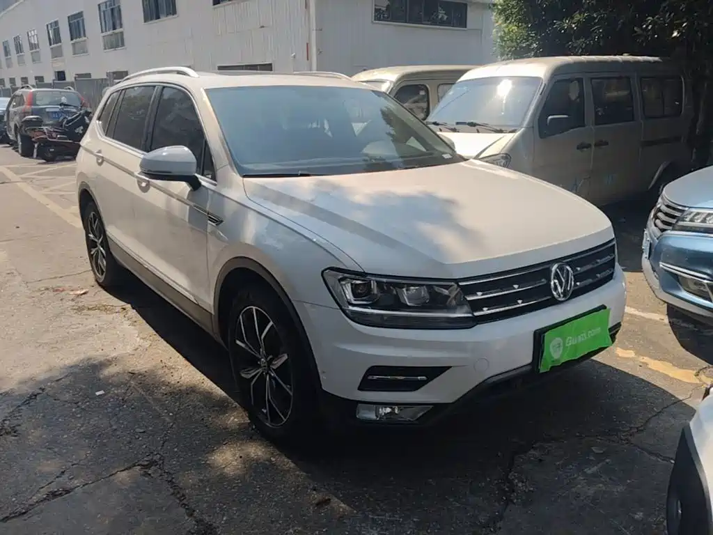 Volkswagen Tiguan L — фото 4