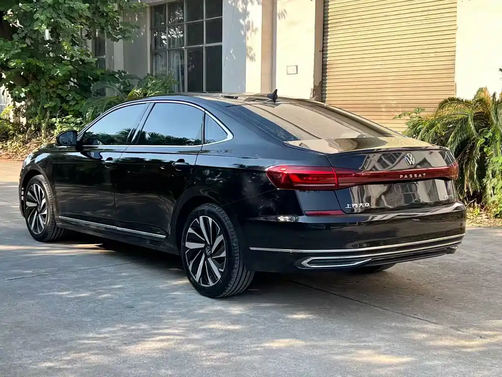 Volkswagen Passat — фото 4