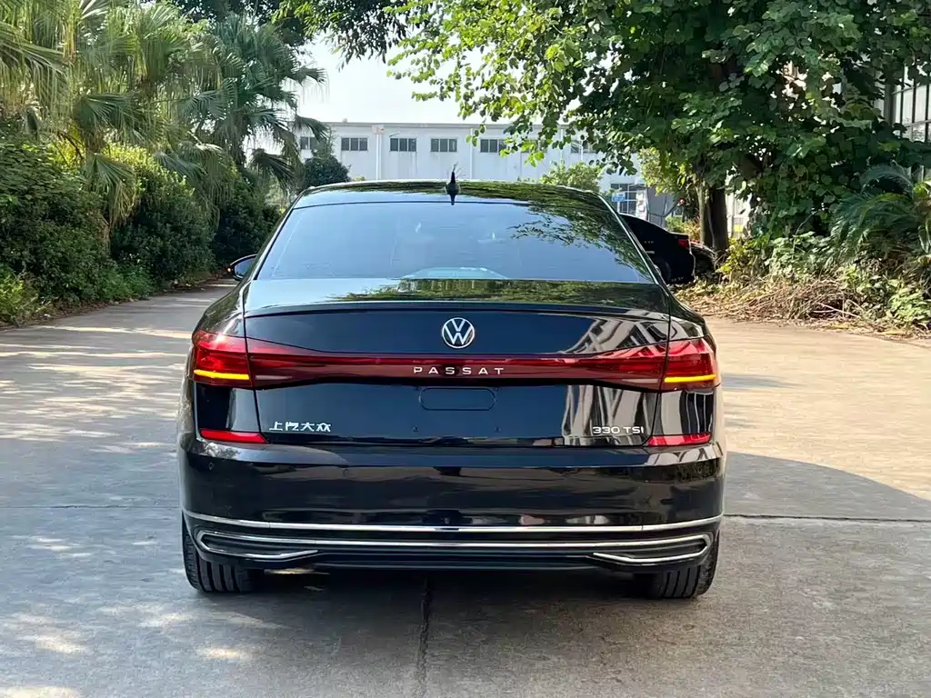 Volkswagen Passat — фото 5