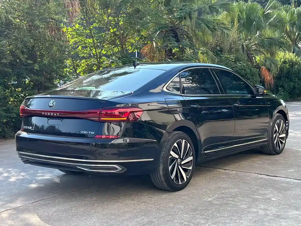 Volkswagen Passat — фото 6