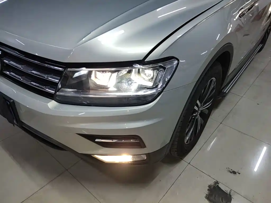 Volkswagen Tiguan L — фото 24