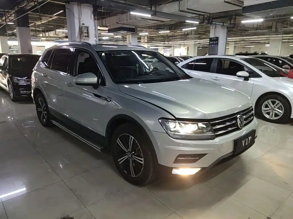 Volkswagen Tiguan L — фото 4