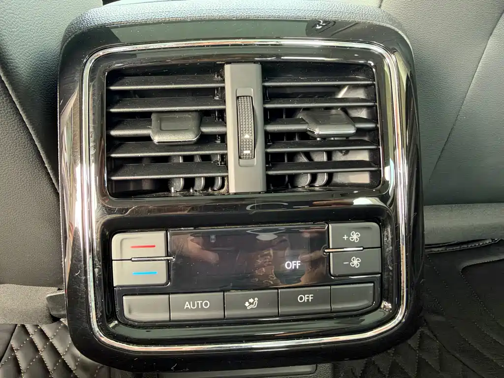 Volkswagen Passat — фото 13