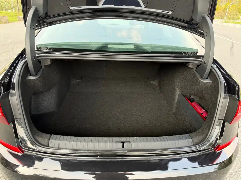 Volkswagen Passat — фото 17