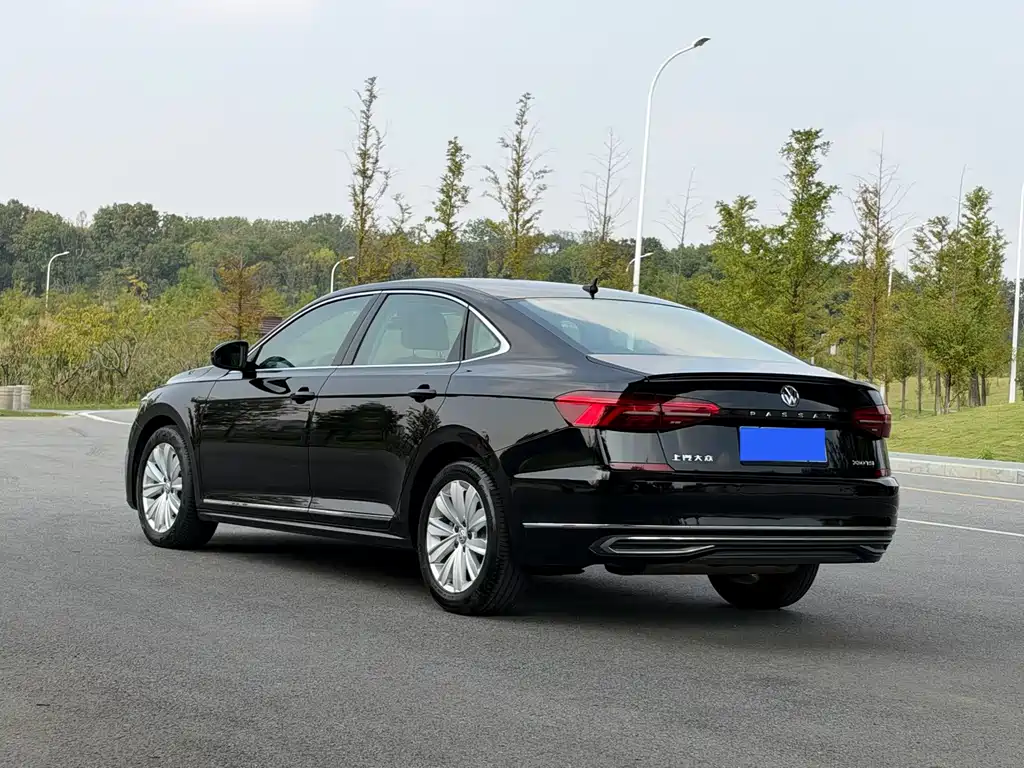 Volkswagen Passat — фото 4