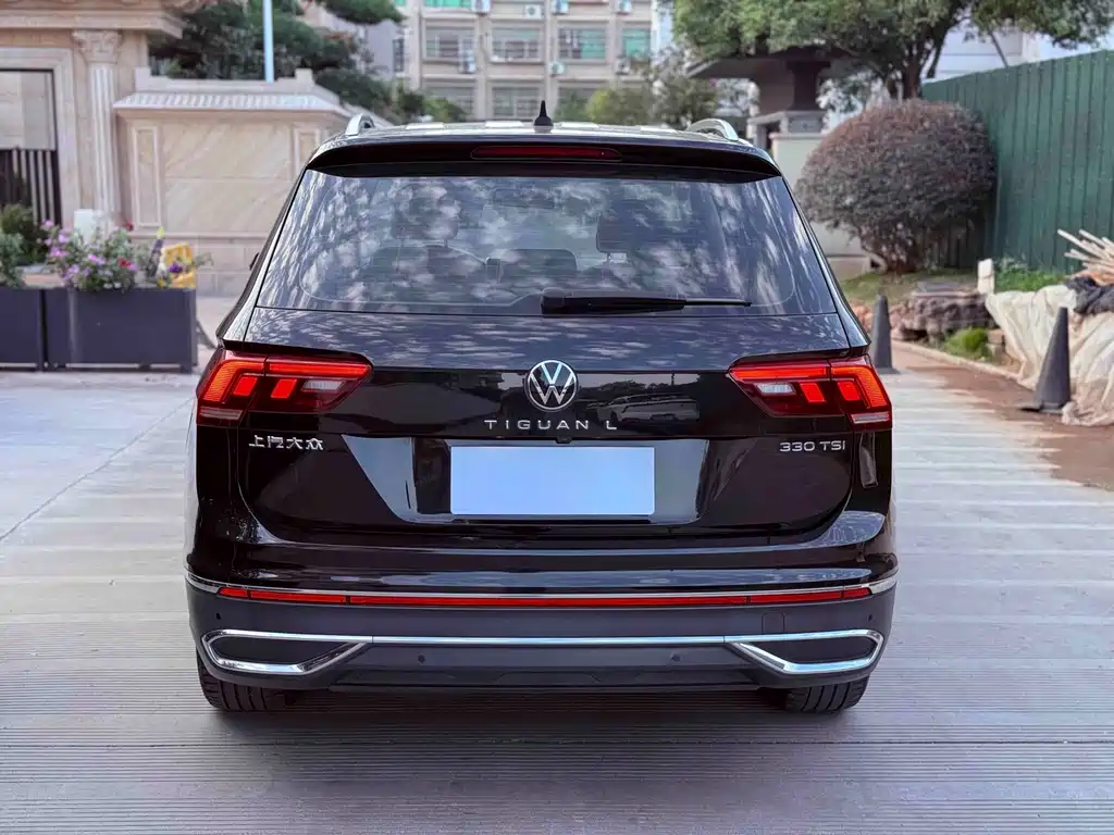 Volkswagen Tiguan L — фото 11