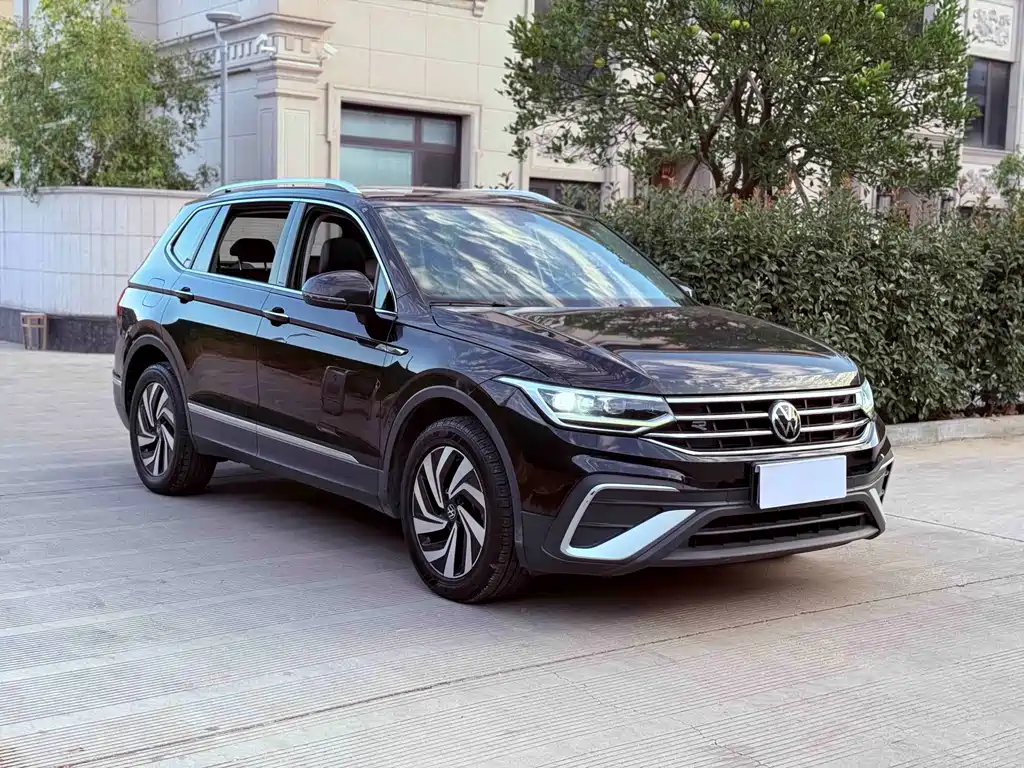 Volkswagen Tiguan L — фото 3