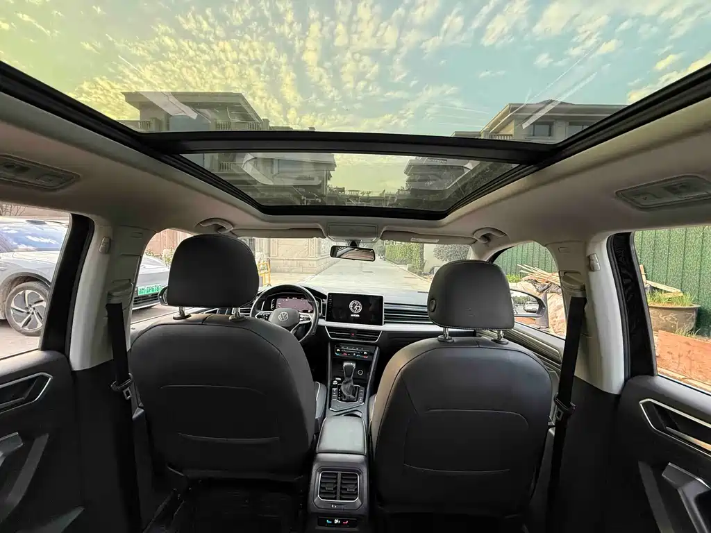Volkswagen Tiguan L — фото 5