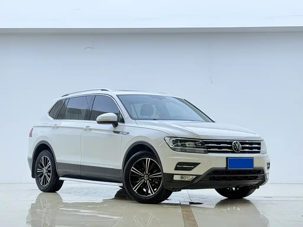 Volkswagen Tiguan L — фото 3