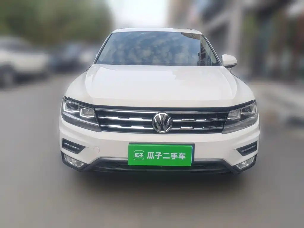 Volkswagen Tiguan L — фото 2