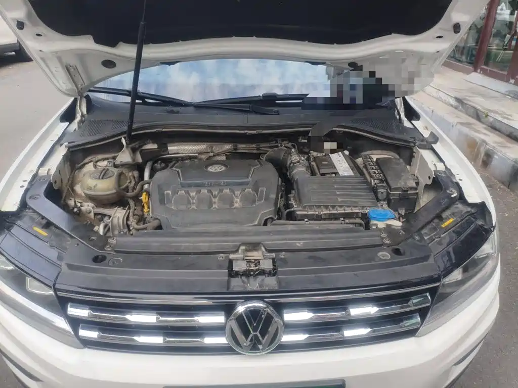Volkswagen Tiguan L — фото 16