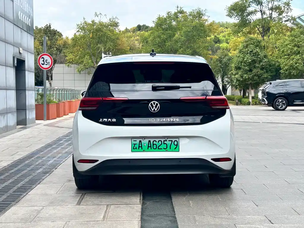 Volkswagen ID.3 — фото 6